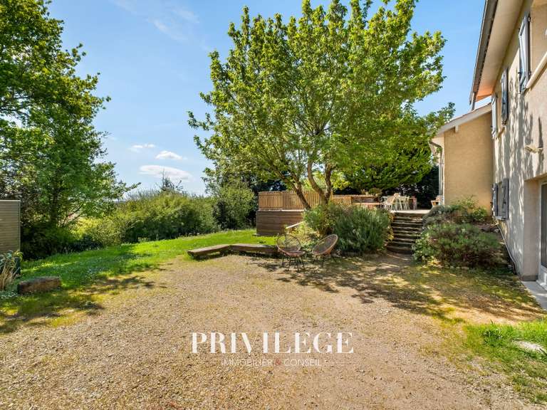 Maison Saint-Genis-les-Ollières - 5 chambres - 173m²