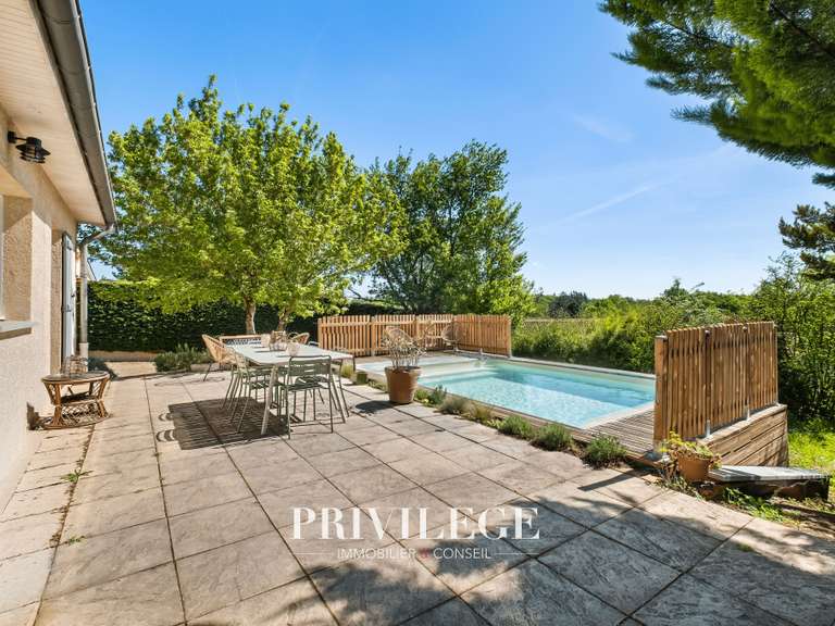 Maison Saint-Genis-les-Ollières - 5 chambres - 173m²