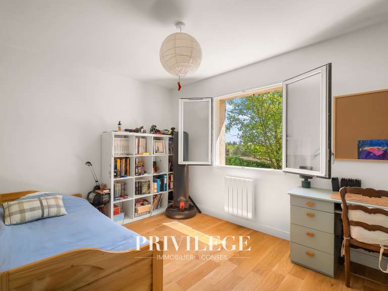 Maison Saint-Genis-les-Ollières - 5 chambres - 173m²