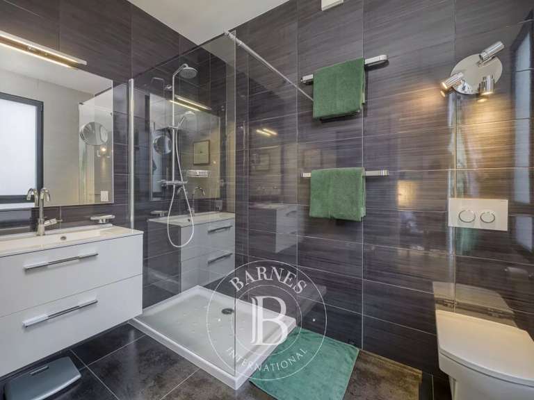 Appartement Saint-Genis-Pouilly - 4 chambres - 210m²