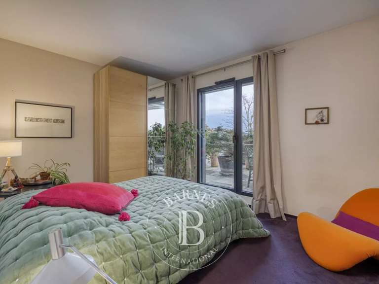 Appartement Saint-Genis-Pouilly - 4 chambres - 210m²