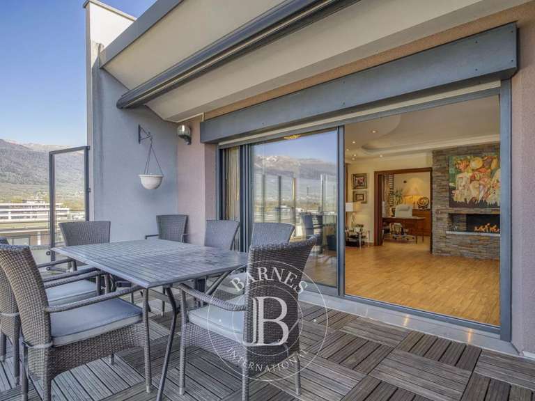 Appartement Saint-Genis-Pouilly - 2 chambres - 177m²