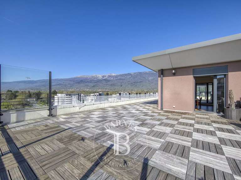 Appartement Saint-Genis-Pouilly - 2 chambres - 177m²