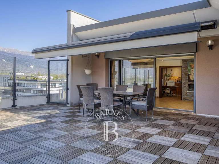 Appartement Saint-Genis-Pouilly - 2 chambres - 177m²