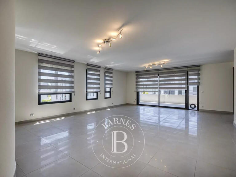 Apartment Saint-Genis-Pouilly - 3 bedrooms - 161m²