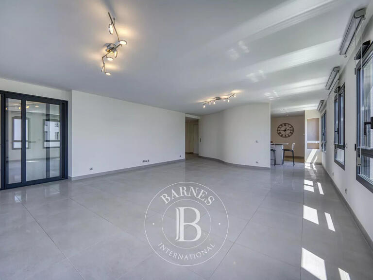 Apartment Saint-Genis-Pouilly - 3 bedrooms - 161m²