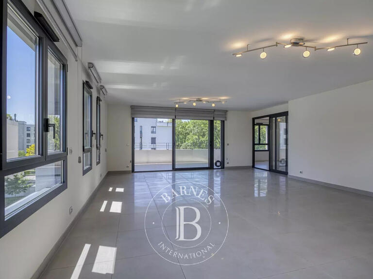 Apartment Saint-Genis-Pouilly - 3 bedrooms - 161m²