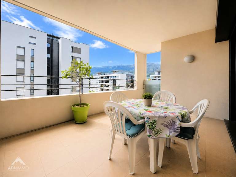 Appartement Saint-Genis-Pouilly - 3 chambres - 110m²