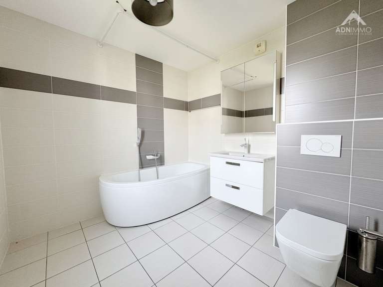 Apartment Saint-Genis-Pouilly - 3 bedrooms - 133m²