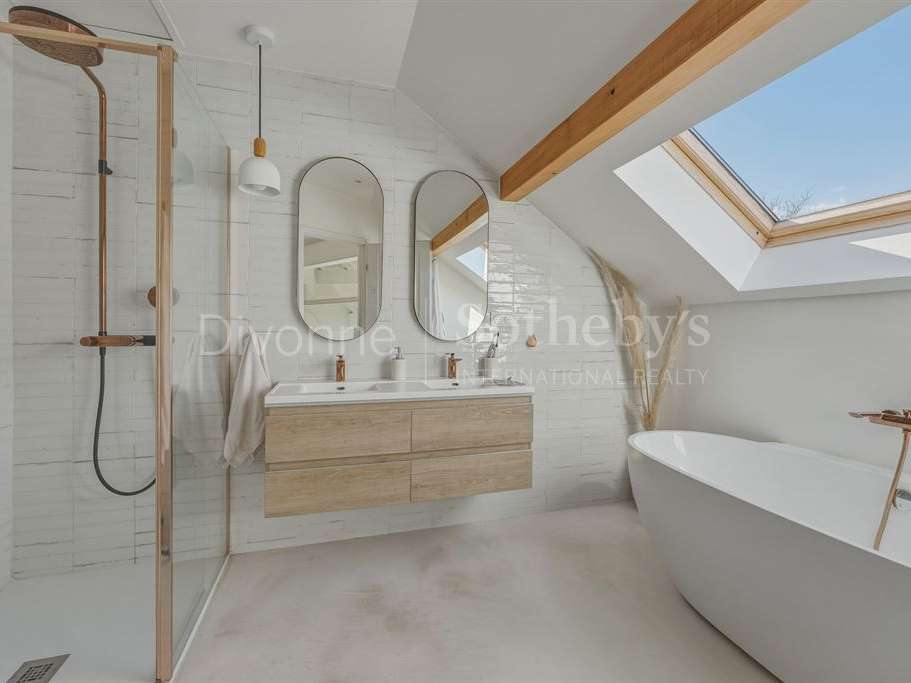 House Saint-Genis-Pouilly