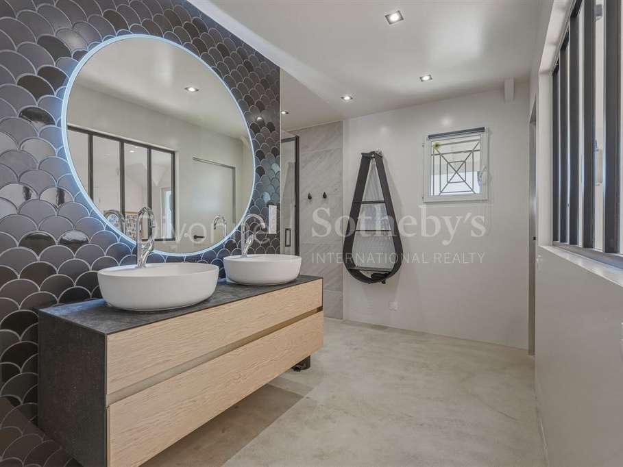 House Saint-Genis-Pouilly