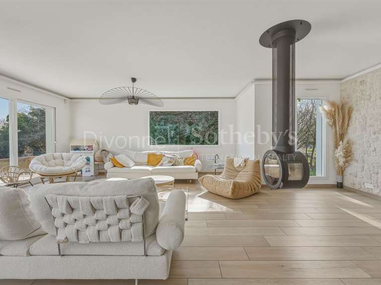 Maison Saint-Genis-Pouilly - 4 chambres - 235m²