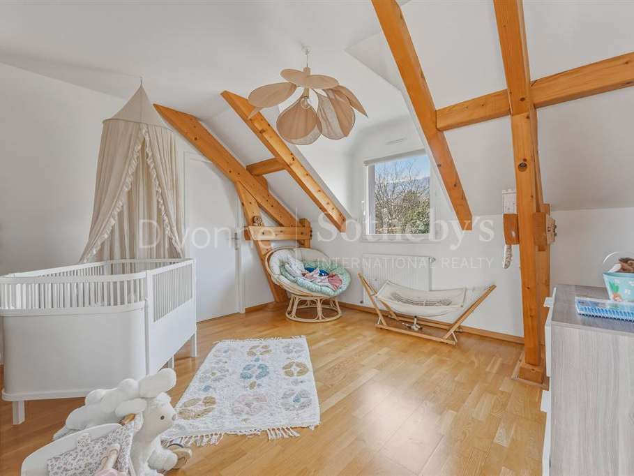 House Saint-Genis-Pouilly