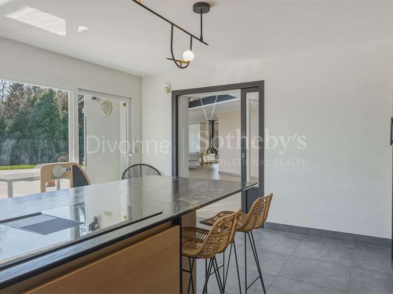 House Saint-Genis-Pouilly - 235m²