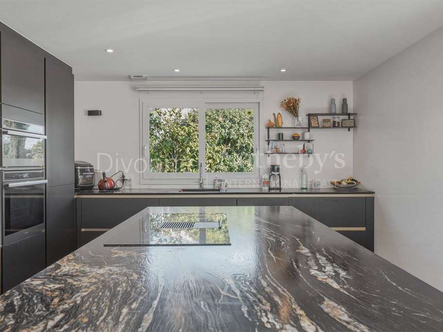 House Saint-Genis-Pouilly