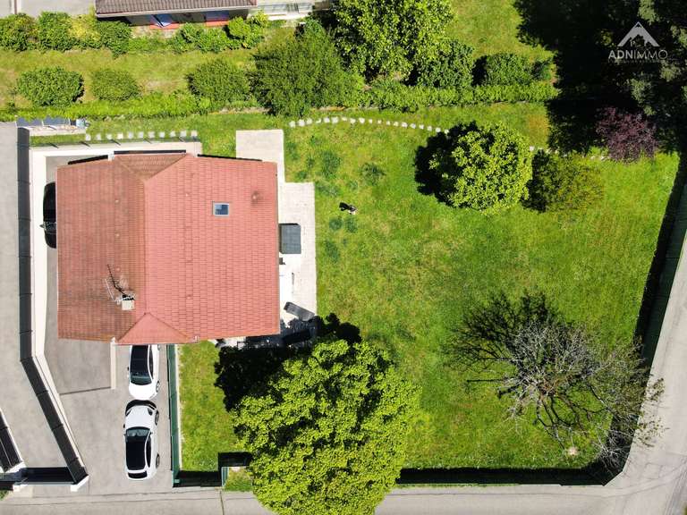 Maison Saint-Genis-Pouilly - 4 chambres - 159m²