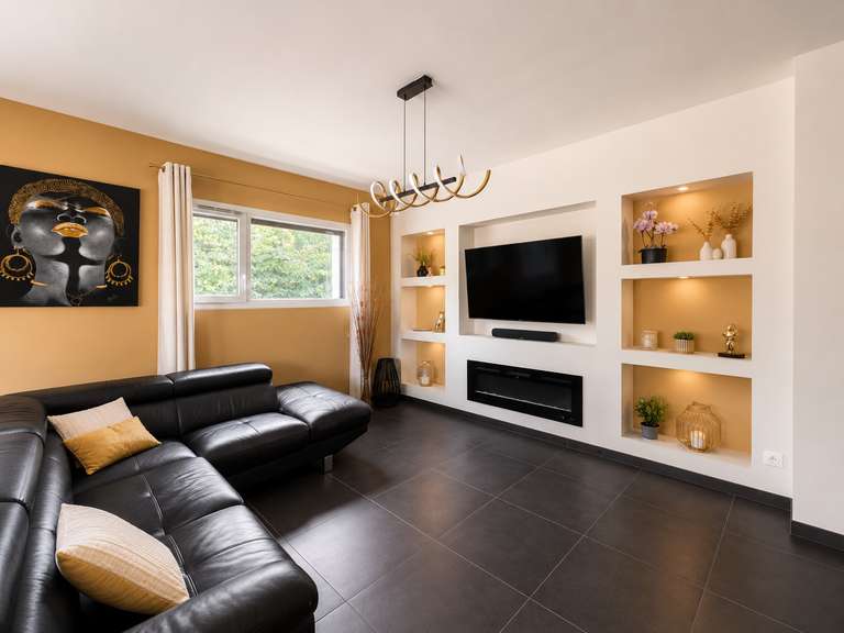 Maison Saint-Genis-Pouilly - 5 chambres - 154m²
