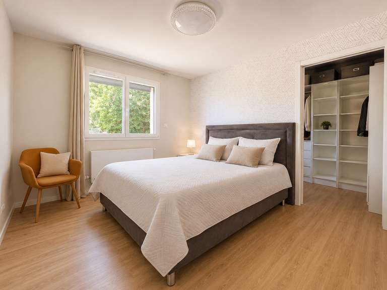 Maison Saint-Genis-Pouilly - 5 chambres - 154m²