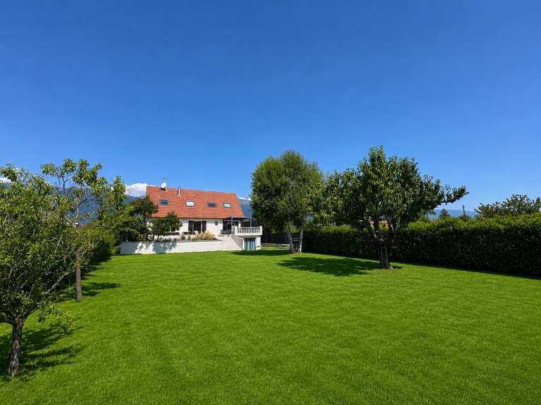 Maison Saint-Genis-Pouilly - 4 chambres - 218m²