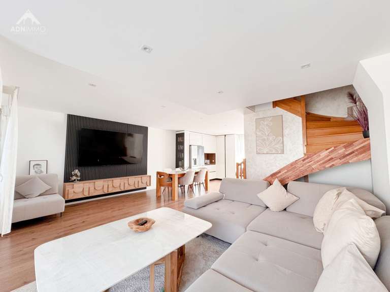 Maison Saint-Genis-Pouilly - 3 chambres - 100m²