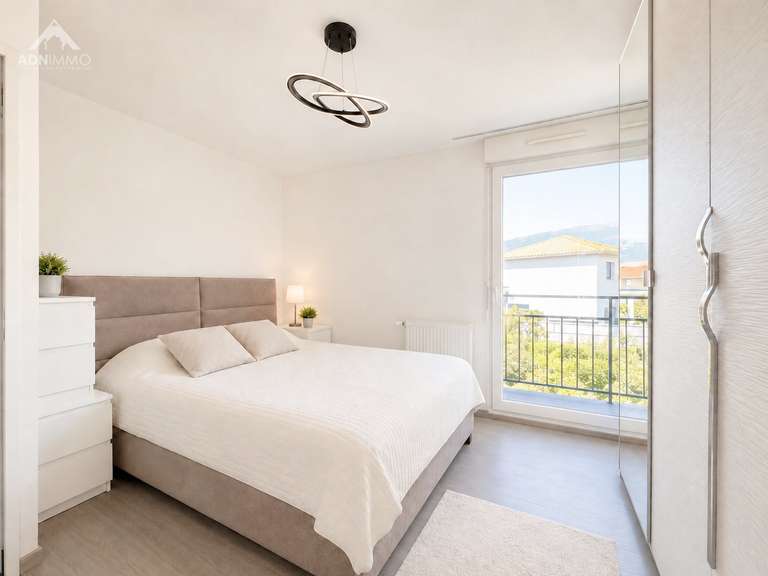 Maison Saint-Genis-Pouilly - 3 chambres - 100m²