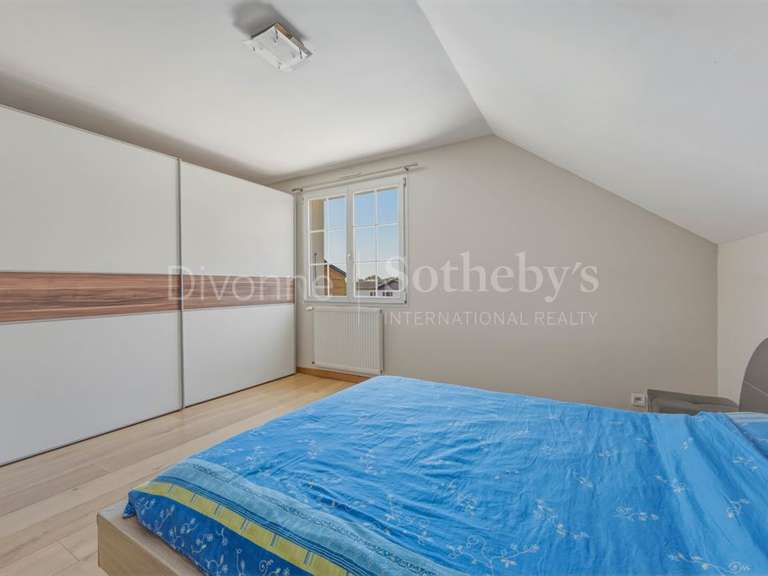 Maison Saint-Genis-Pouilly - 4 chambres - 190m²