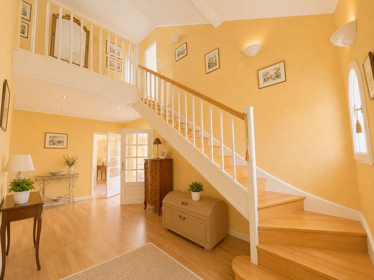 Maison Saint-Genis-Pouilly - 3 chambres - 140m²