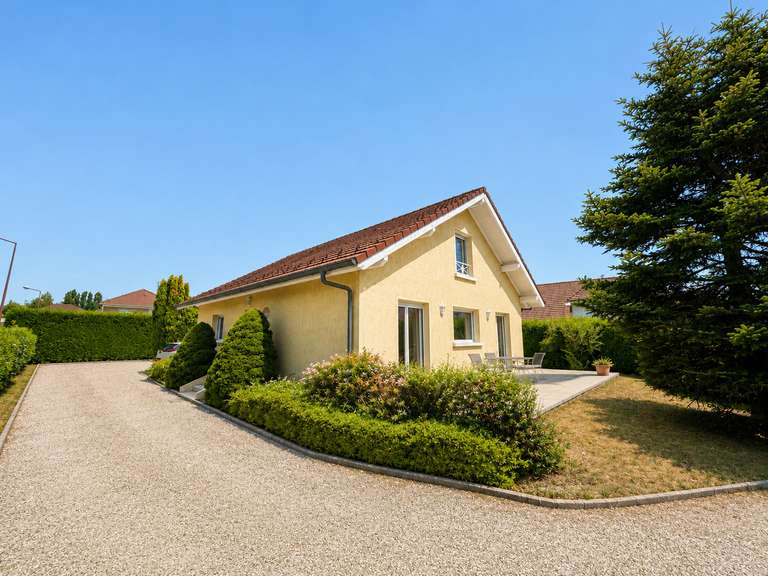 Maison Saint-Genis-Pouilly - 3 chambres - 140m²