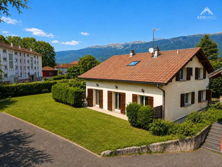 House Saint-Genis-Pouilly - 6 bedrooms - 287m²
