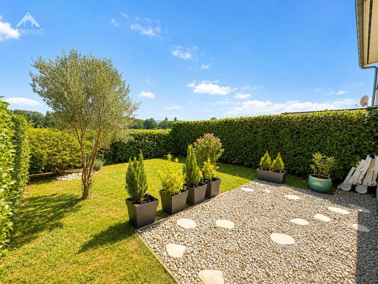 Maison Saint-Genis-Pouilly - 4 chambres - 90m²