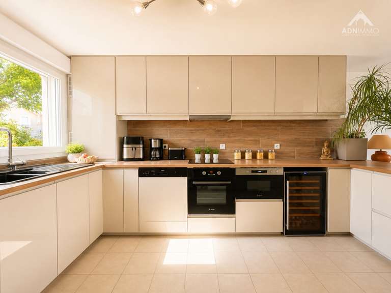 Maison Saint-Genis-Pouilly - 4 chambres - 90m²