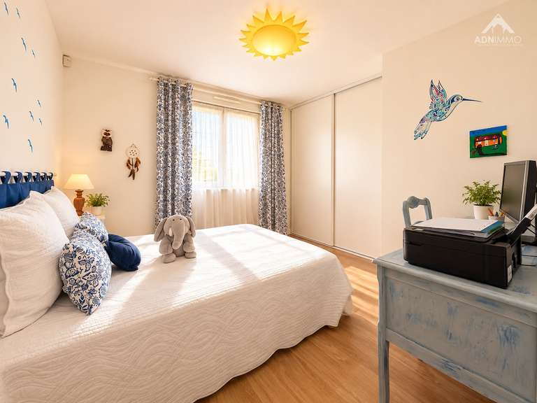 Maison Saint-Genis-Pouilly - 4 chambres - 90m²