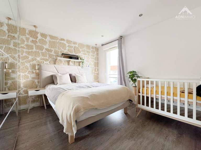 Maison Saint-Genis-Pouilly - 4 chambres - 131m²