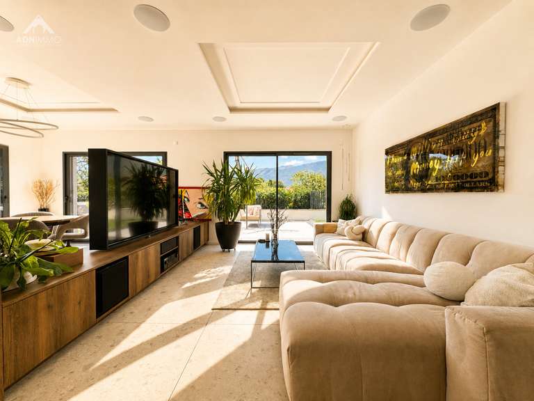 Maison Saint-Genis-Pouilly - 4 chambres - 133m²