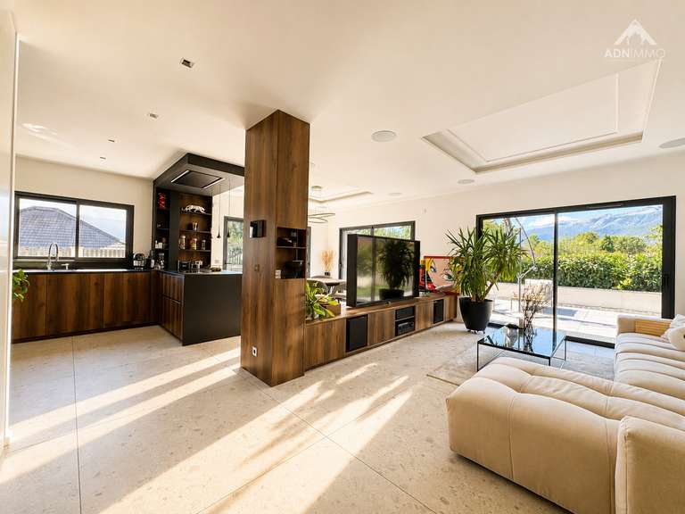Maison Saint-Genis-Pouilly - 4 chambres - 133m²