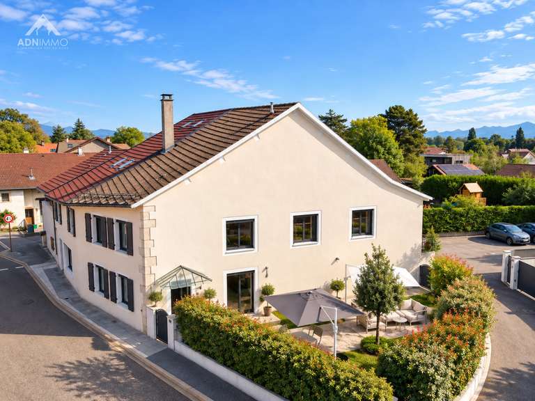 Maison Saint-Genis-Pouilly - 3 chambres - 148m²