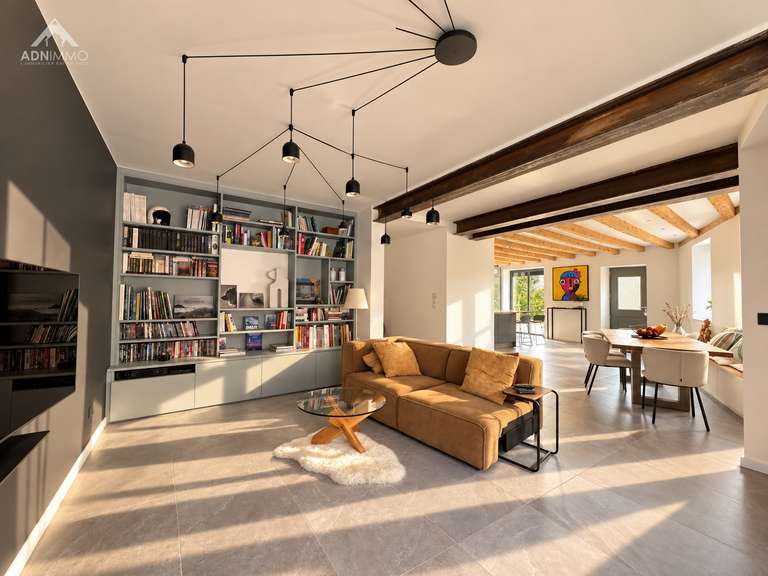 Maison Saint-Genis-Pouilly - 3 chambres - 148m²