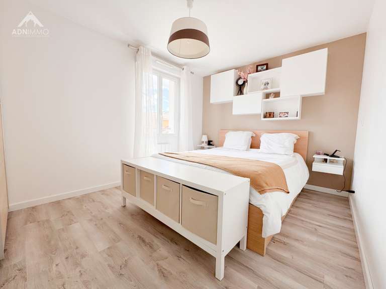 Maison Saint-Genis-Pouilly - 4 chambres - 110m²