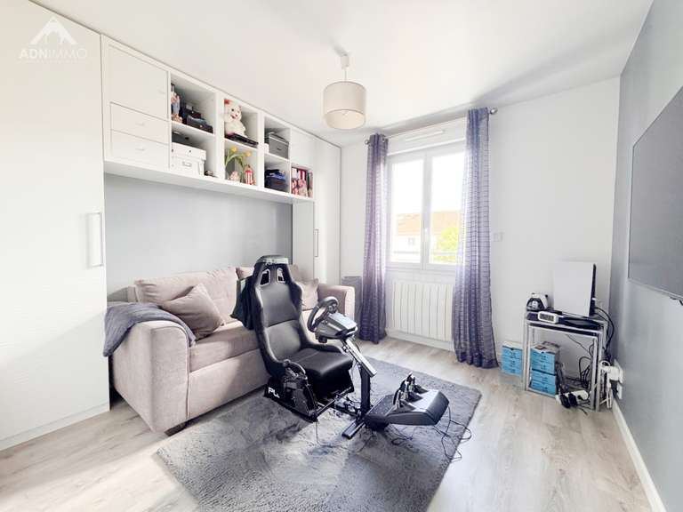 Maison Saint-Genis-Pouilly - 4 chambres - 110m²