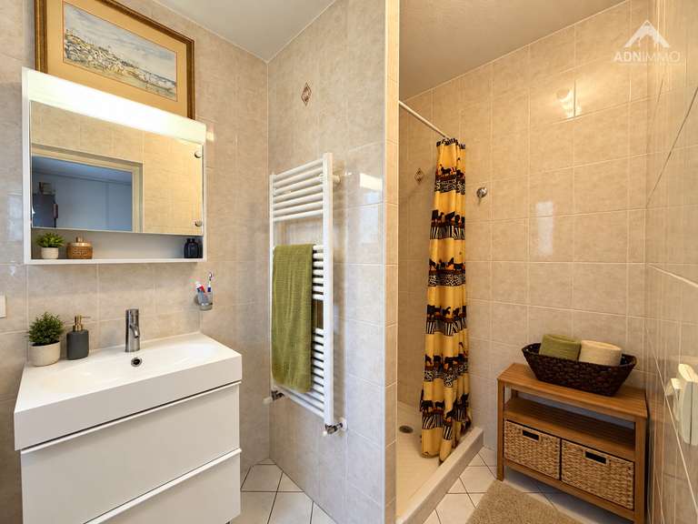 Maison Saint-Genis-Pouilly - 4 chambres - 153m²