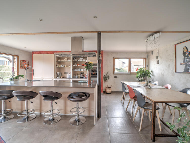 Villa Saint-Genis-Pouilly - 4 chambres - 271m²