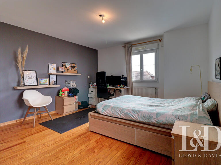 Maison Saint-Genix-les-Villages - 4 chambres - 192m²