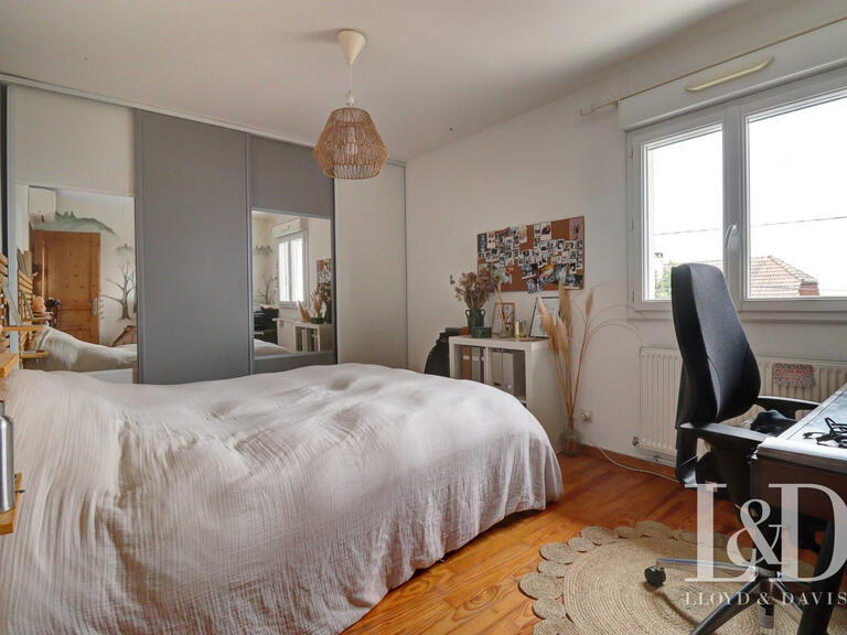 Maison Saint-Genix-les-Villages - 4 chambres - 192m²