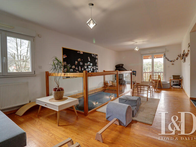 Maison Saint-Genix-les-Villages - 4 chambres - 192m²