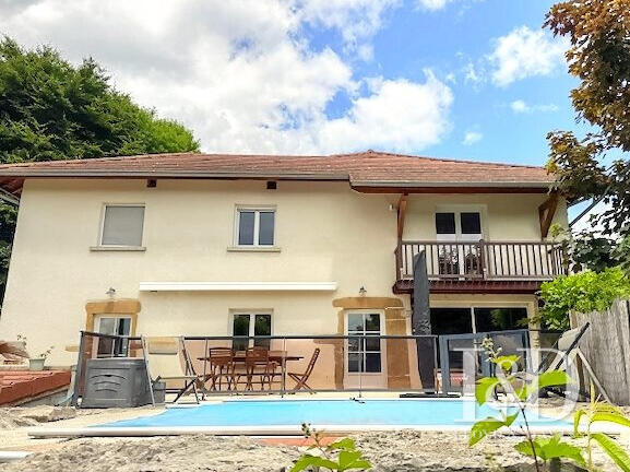 House Saint-Genix-les-Villages - 4 bedrooms - 192m²