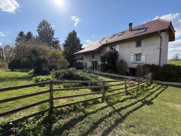 Maison Saint-Genix-sur-Guiers - 145m²