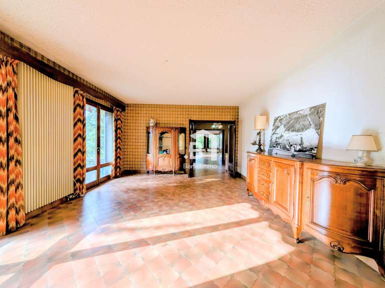 Maison Saint-Georges-d'Espéranche - 7 chambres - 310m²