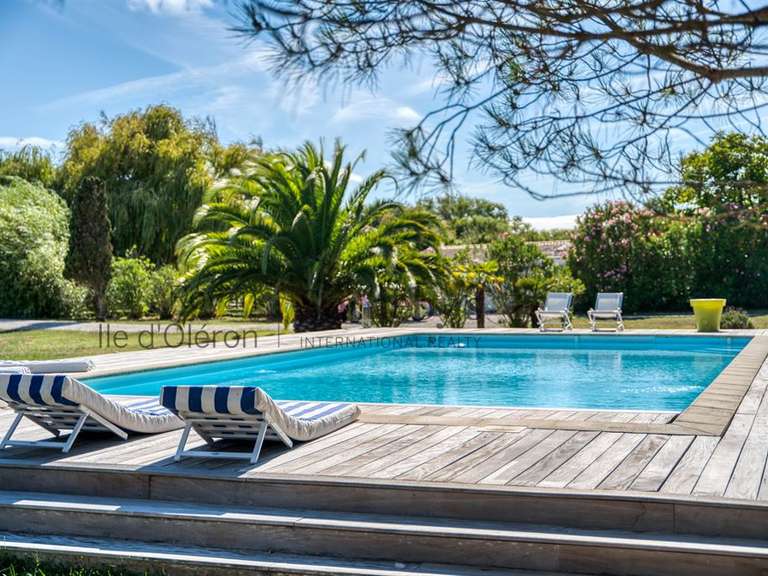 Maison Saint-Georges-d'Oléron - 5 chambres - 240m²