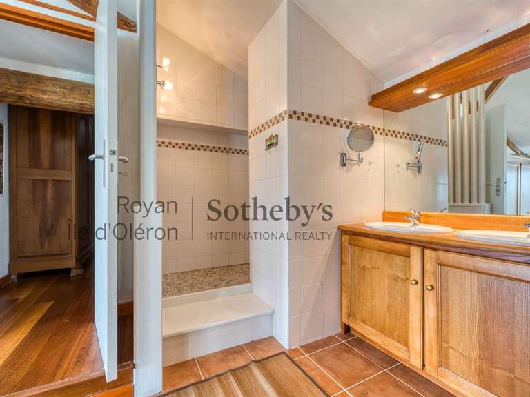 Maison Saint-Georges-d'Oléron - 5 chambres - 240m²