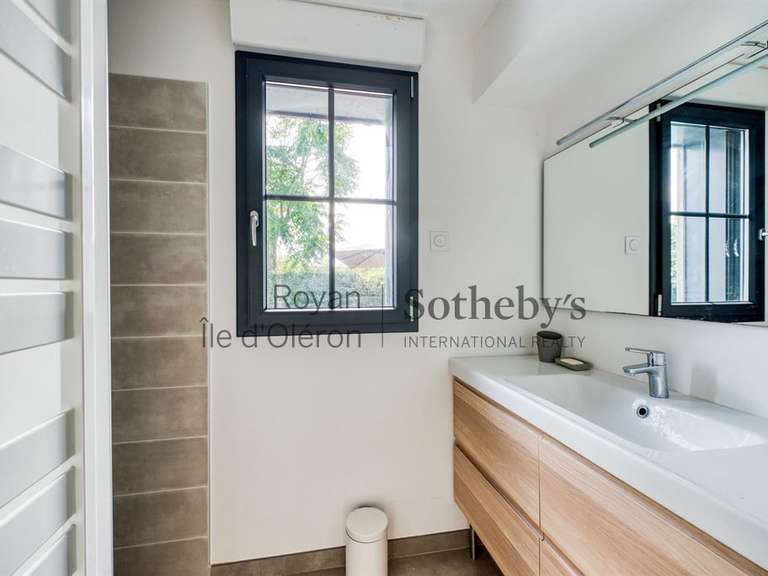 Maison Saint-Georges-d'Oléron - 5 chambres - 159m²